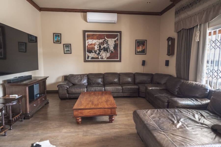 To Let 5 Bedroom Property for Rent in Wilkoppies North West